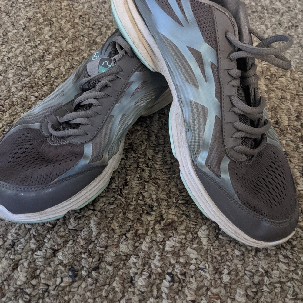 Ryka sneakers. Size 10w.